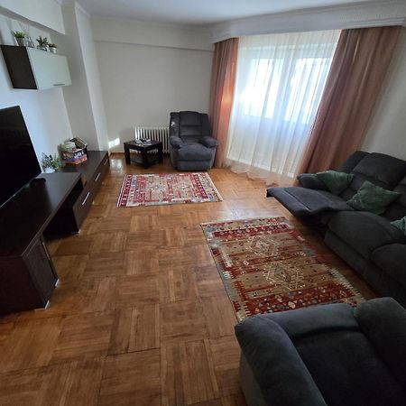 Apartament 3 Camere, Zona Dedeman Питешти Экстерьер фото